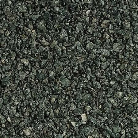 Кровля из композитной черепицы Gerard Diamant Greenstone на фоне зелени Композитная черепица Gerard Diamant Greenstone в естественном ландшафте